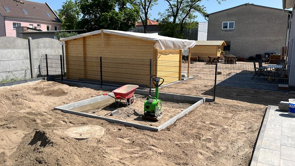 Bodenvorbereitung für ein Gartenhaus